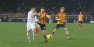 九游娱乐官方平台-【意甲】普利希奇双响，米兰连追3球3比2逆转莱切！