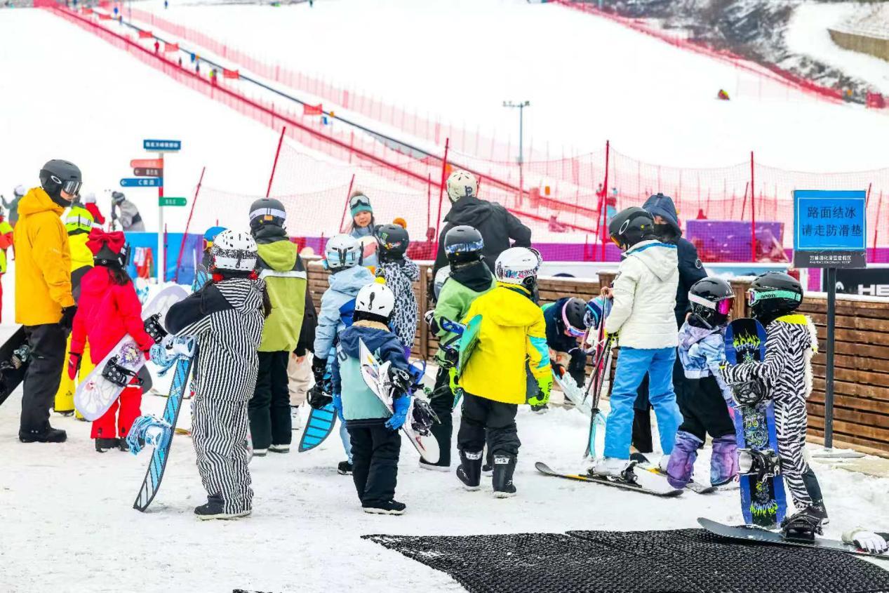 jiuyou-看“冰雪顶流”吉林如何玩转“以赛促游”
